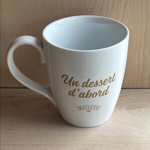 Baileys Irish Cream Collectors Mug "un dessert d’abord White with Gold Letters